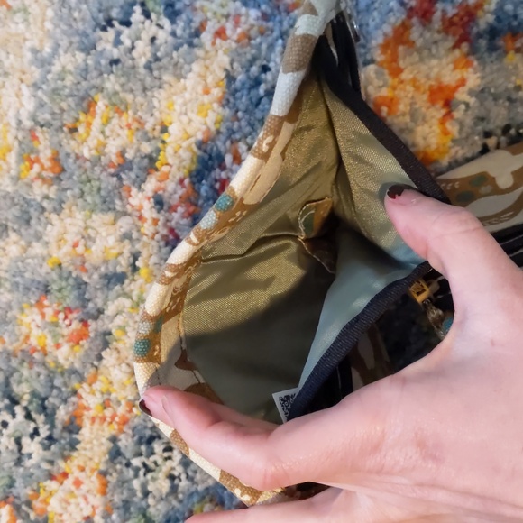 Kavu Crossbody and Wallet - Picture 9 of 13